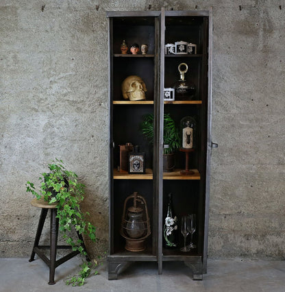 Strafor 2türiger Spind / Vestiaire