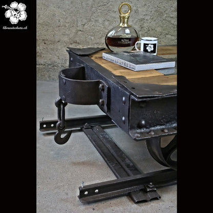 Couchtisch aus altem Minen Wagen / Lore, Minenlore A. Petolat Dijon
