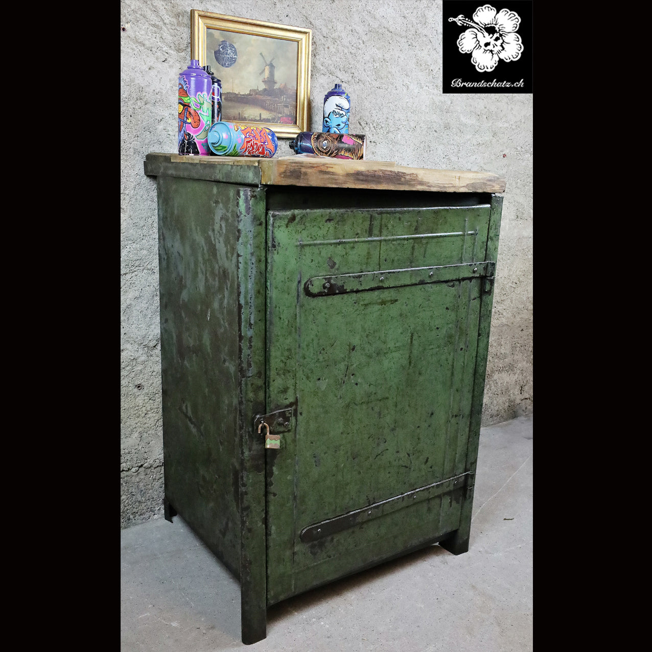 Strafor Chest of Drawers / Sideboard