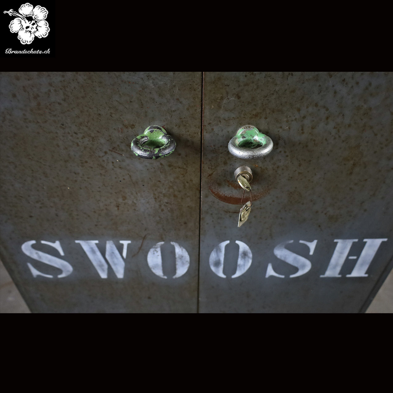 Vidmar Werkstattschrank, Werkzeugschrank, Schuhschrank "Swoosh"